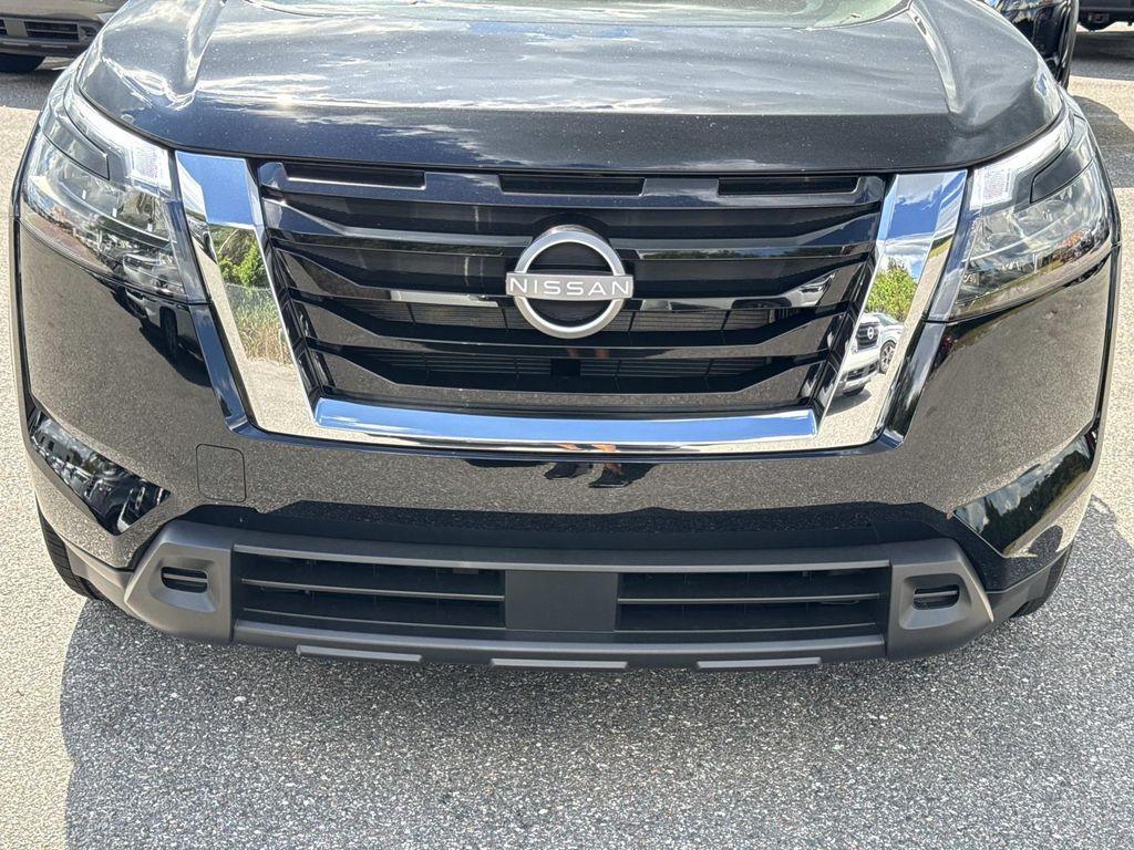 new 2025 Nissan Pathfinder car, priced at $33,105