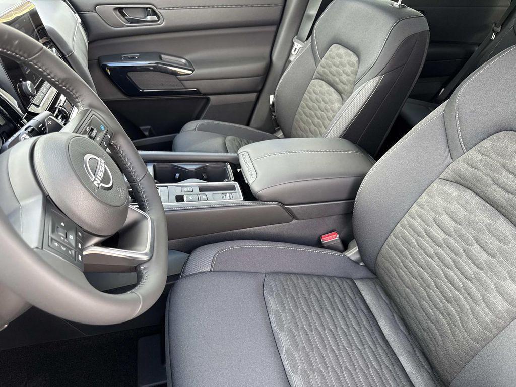 new 2025 Nissan Pathfinder car, priced at $33,105