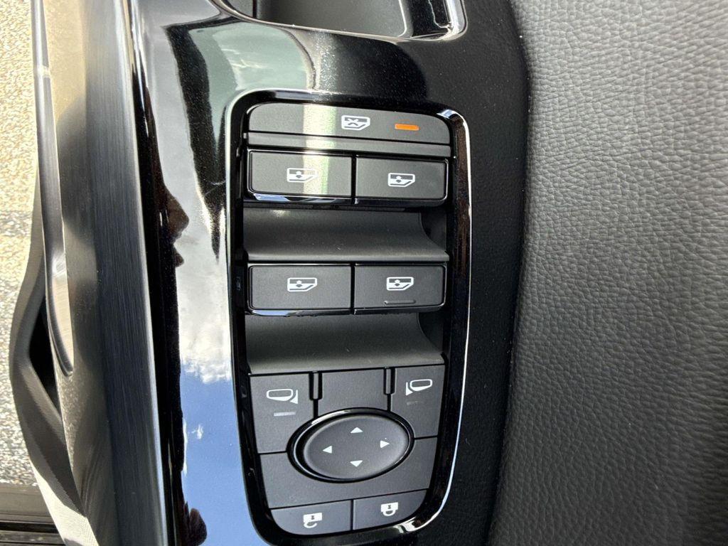 new 2025 Nissan Pathfinder car, priced at $35,687