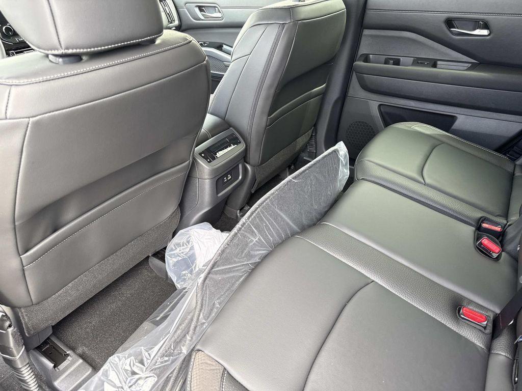 new 2025 Nissan Pathfinder car, priced at $39,745