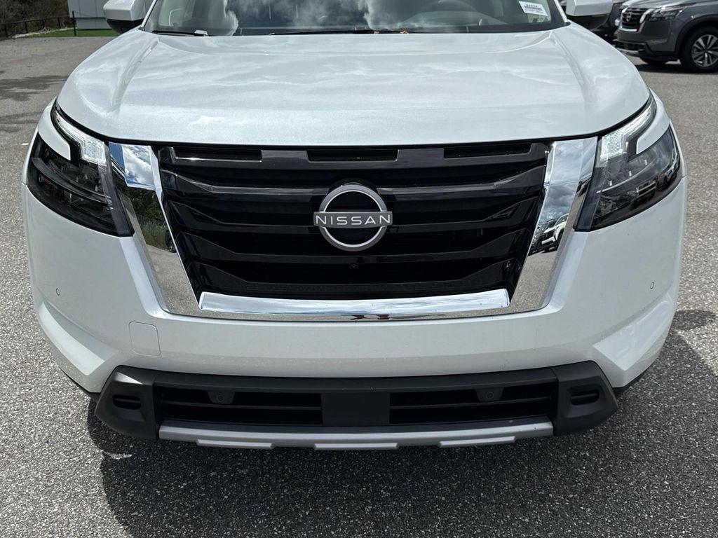 new 2025 Nissan Pathfinder car, priced at $47,306