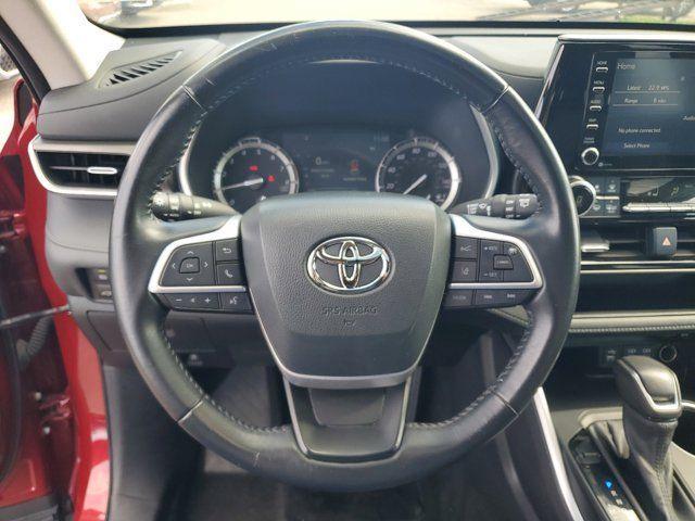 used 2022 Toyota Highlander car, priced at $35,888