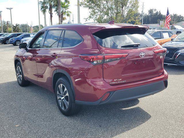 used 2022 Toyota Highlander car, priced at $35,888