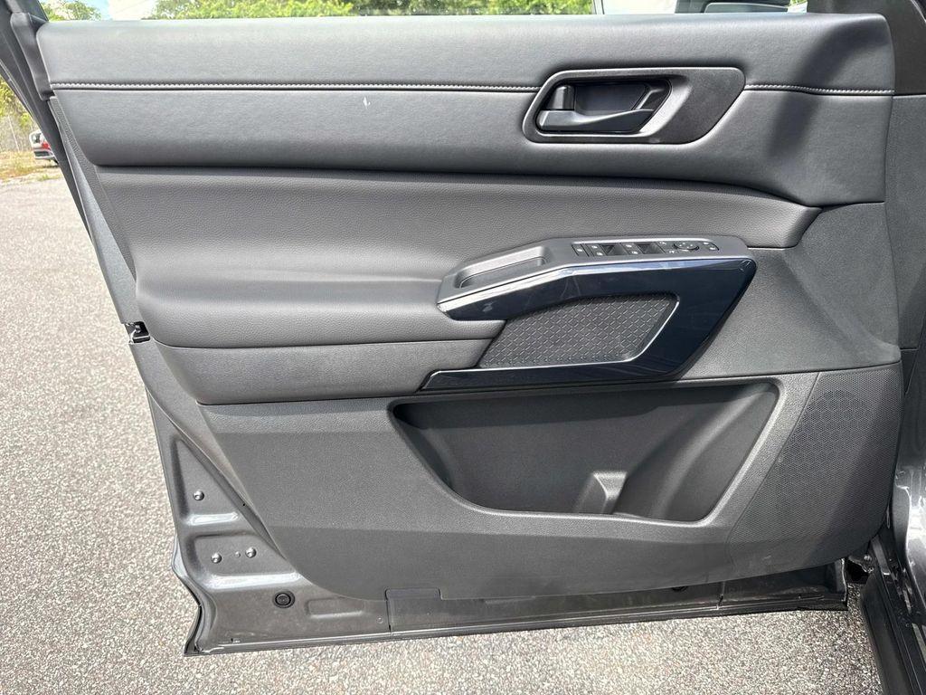 new 2025 Nissan Pathfinder car, priced at $33,115
