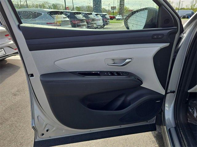 new 2025 Hyundai TUCSON Hybrid car, priced at $41,100