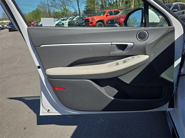 new 2025 Hyundai Sonata Hybrid car, priced at $31,228