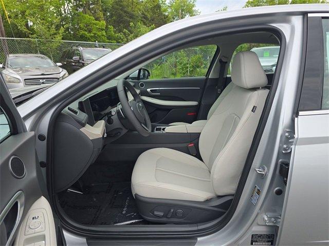 new 2025 Hyundai Sonata Hybrid car, priced at $31,117