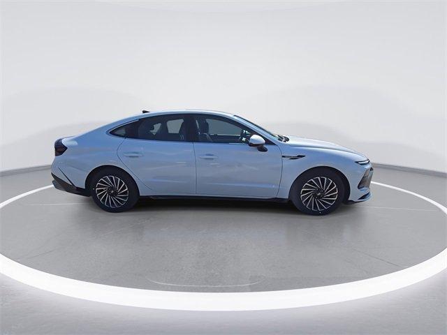 new 2025 Hyundai Sonata Hybrid car, priced at $31,228