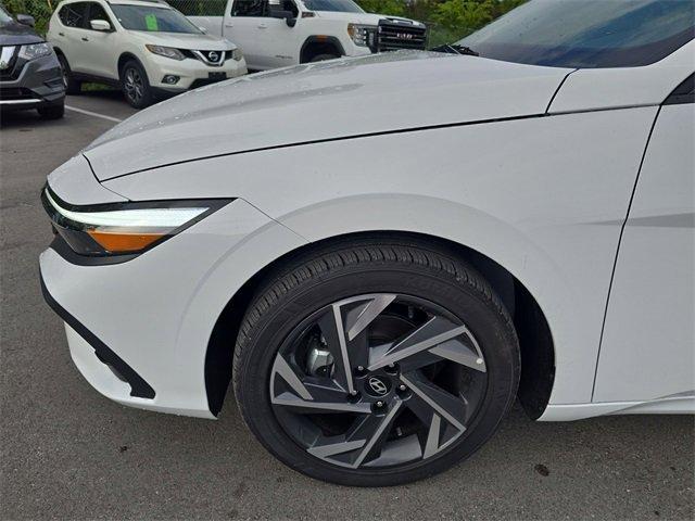 new 2025 Hyundai Elantra car, priced at $23,218
