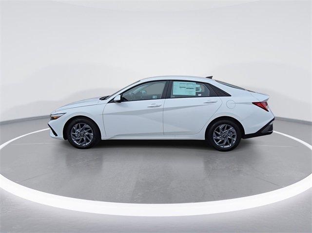 new 2025 Hyundai Elantra HEV car, priced at $26,466