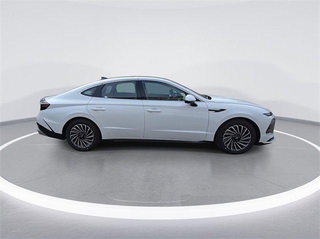 new 2025 Hyundai Sonata Hybrid car, priced at $37,228