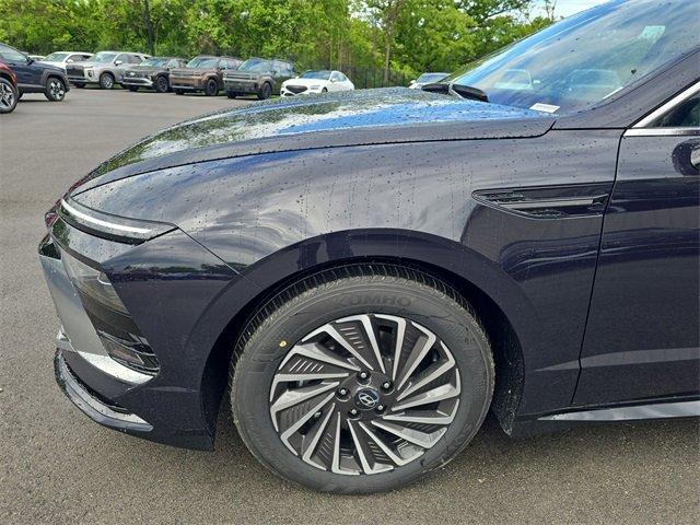 new 2025 Hyundai Sonata Hybrid car, priced at $31,078
