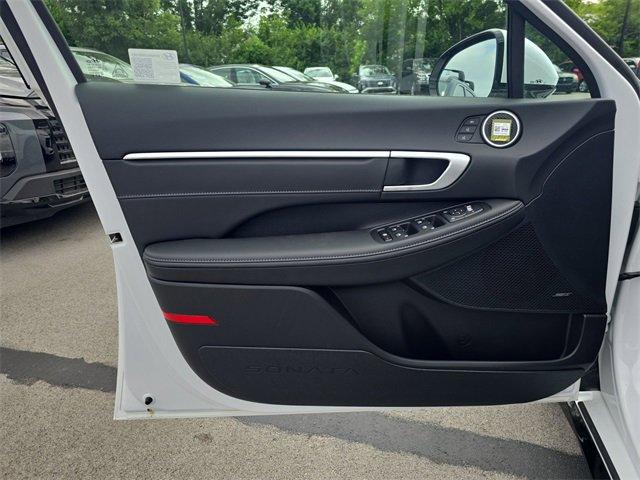 new 2025 Hyundai Sonata Hybrid car, priced at $37,439
