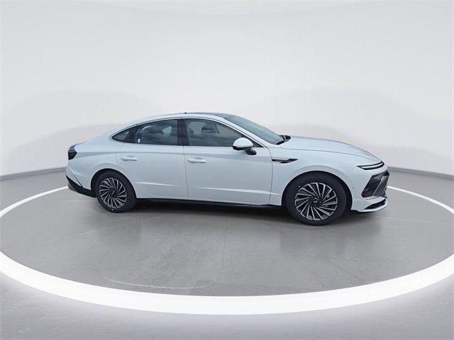 new 2025 Hyundai Sonata Hybrid car, priced at $37,439