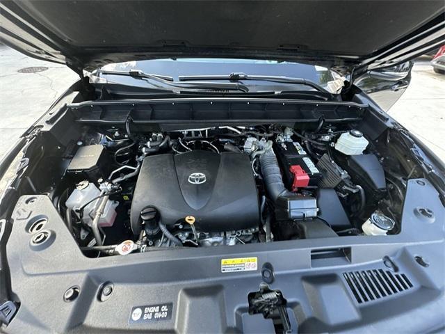 used 2022 Toyota Highlander car, priced at $31,997