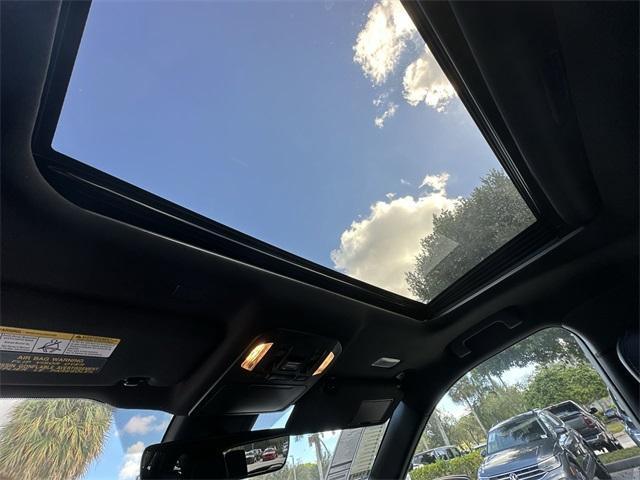 used 2022 Toyota Highlander car, priced at $31,997