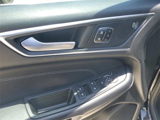 used 2022 Ford Edge car, priced at $18,999