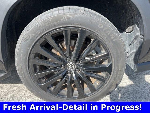 used 2023 Toyota Highlander car, priced at $32,995