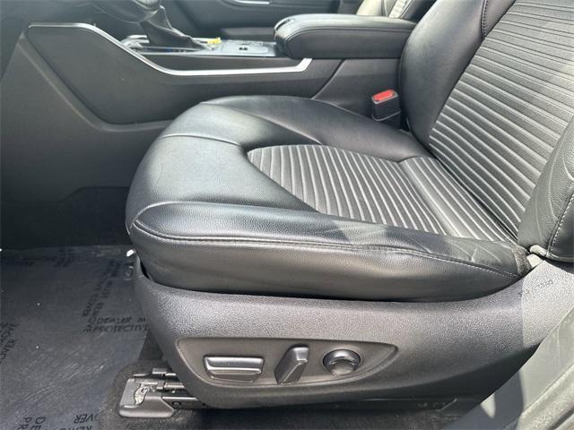 used 2023 Toyota Highlander car, priced at $32,997