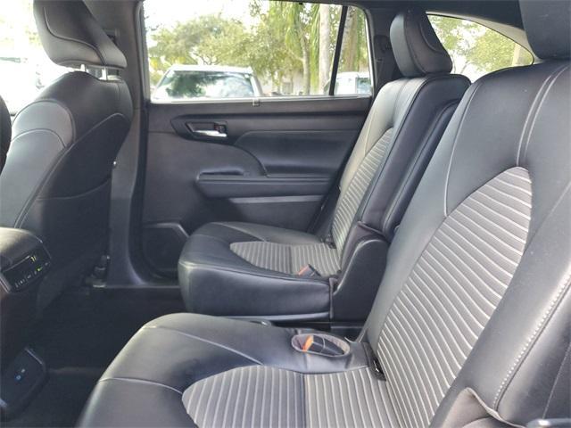 used 2022 Toyota Highlander car, priced at $33,799