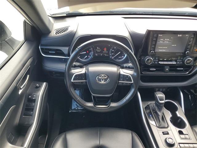used 2022 Toyota Highlander car, priced at $33,799
