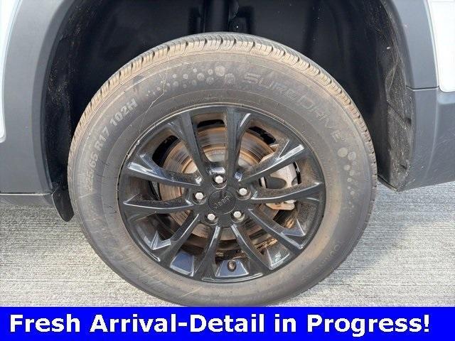 used 2023 Jeep Cherokee car, priced at $18,697