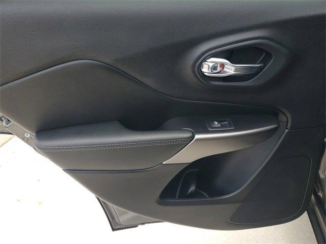 used 2020 Jeep Cherokee car, priced at $18,989