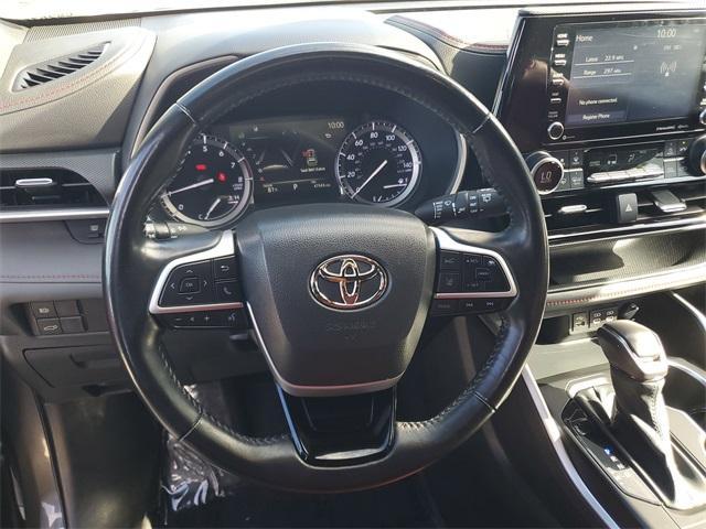 used 2022 Toyota Highlander car, priced at $34,987