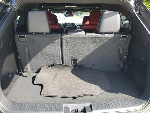 used 2022 Toyota Highlander car, priced at $34,987