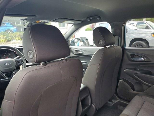 new 2025 Chevrolet Trax car
