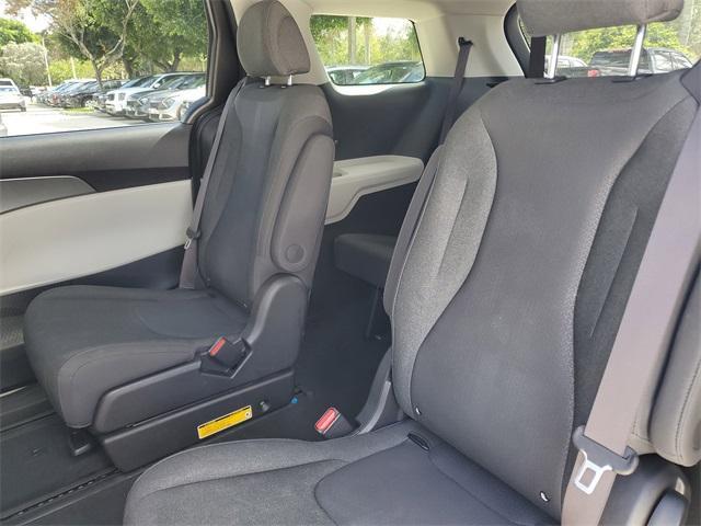 used 2023 Kia Carnival car, priced at $24,999