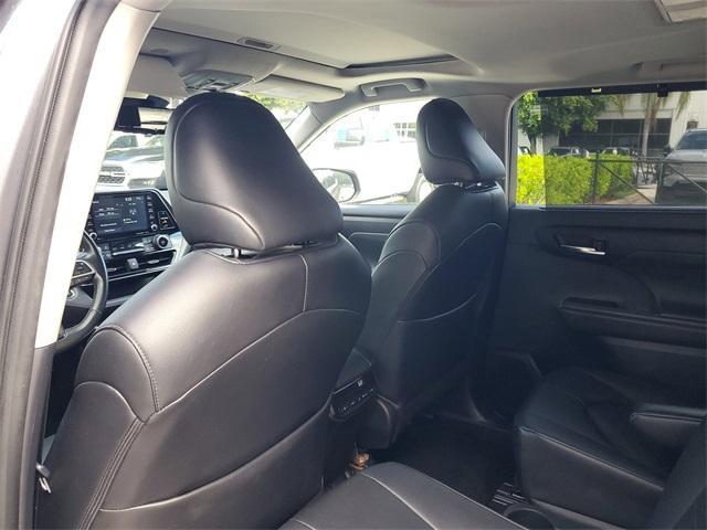 used 2022 Toyota Highlander car, priced at $29,499