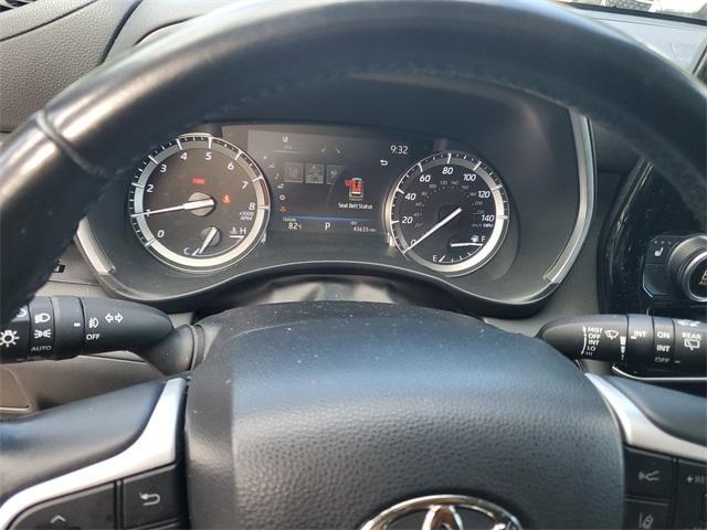 used 2022 Toyota Highlander car, priced at $29,499