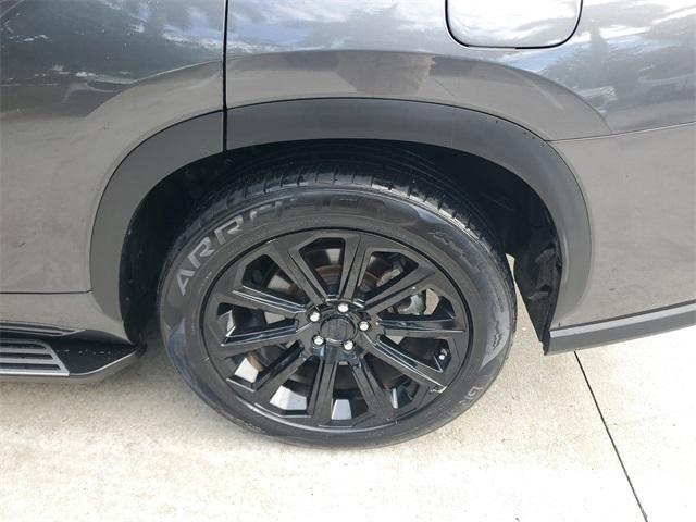 used 2022 Toyota Highlander car, priced at $29,499