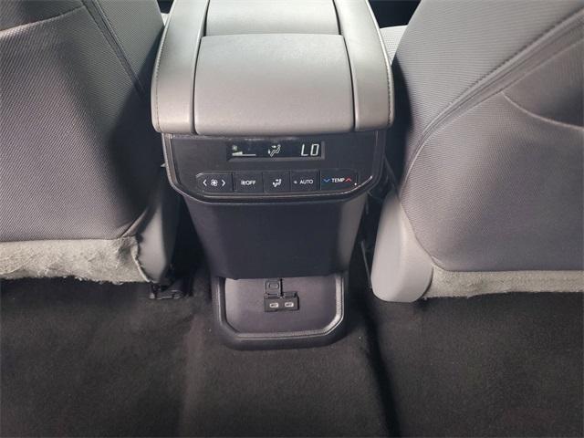 used 2023 Toyota Highlander car, priced at $28,994