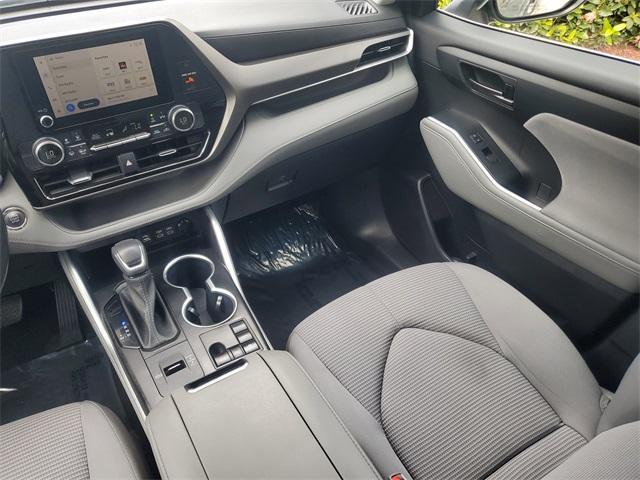 used 2023 Toyota Highlander car, priced at $28,994