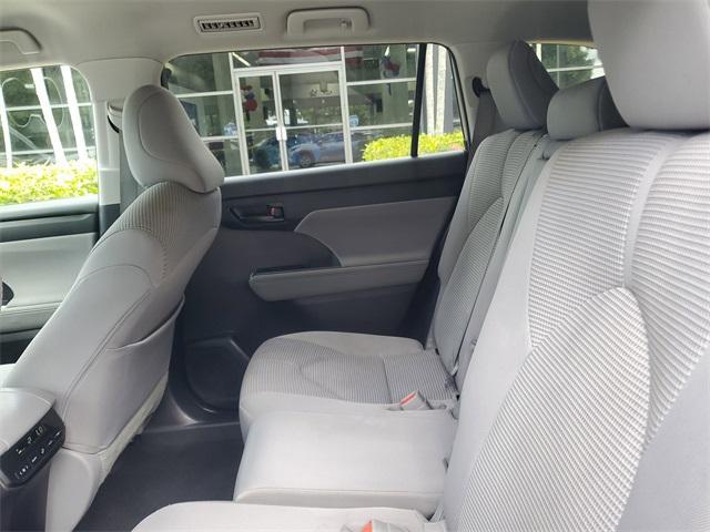 used 2023 Toyota Highlander car, priced at $28,994