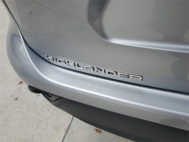 used 2023 Toyota Highlander car, priced at $28,994