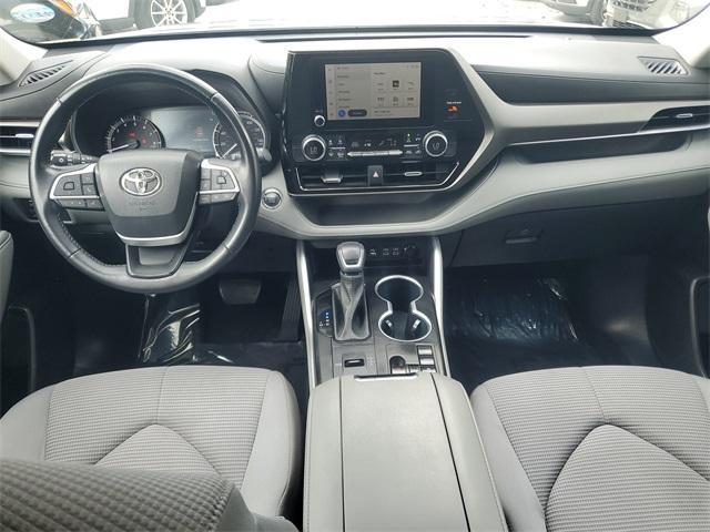 used 2023 Toyota Highlander car, priced at $28,994