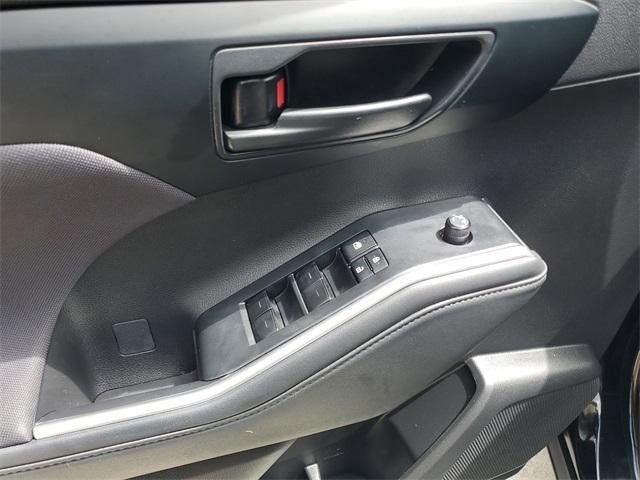 used 2022 Toyota Highlander car, priced at $25,999