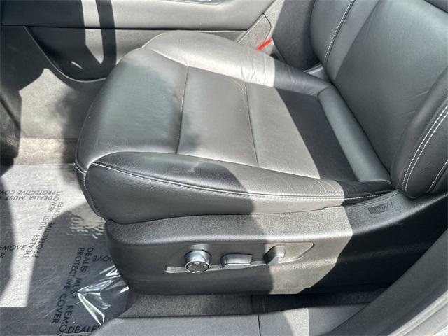 used 2024 Cadillac XT4 car, priced at $24,987