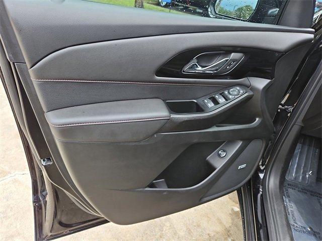 used 2023 Chevrolet Traverse car, priced at $32,891