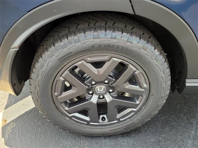 new 2026 Honda CR-V Hybrid car, priced at $40,195