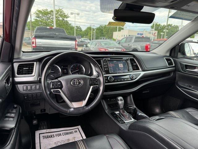 used 2019 Toyota Highlander car, priced at $29,658