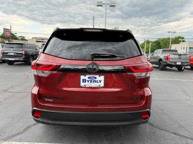 used 2019 Toyota Highlander car, priced at $29,658