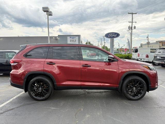 used 2019 Toyota Highlander car, priced at $29,658