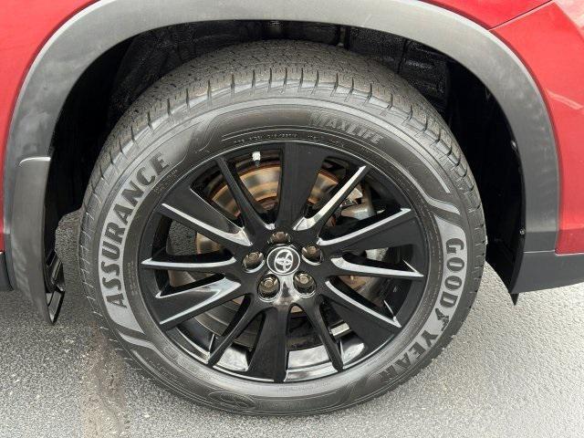 used 2019 Toyota Highlander car, priced at $29,658