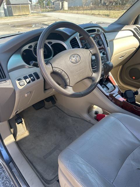 used 2006 Toyota Highlander Hybrid car, priced at $4,995
