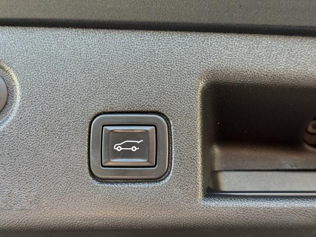 used 2023 Chevrolet Equinox car, priced at $21,000