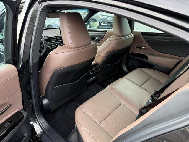 used 2024 Lexus ES 350 car, priced at $43,678